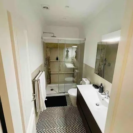 Moderno Com Jardim Av. Da Liberdade Appartement