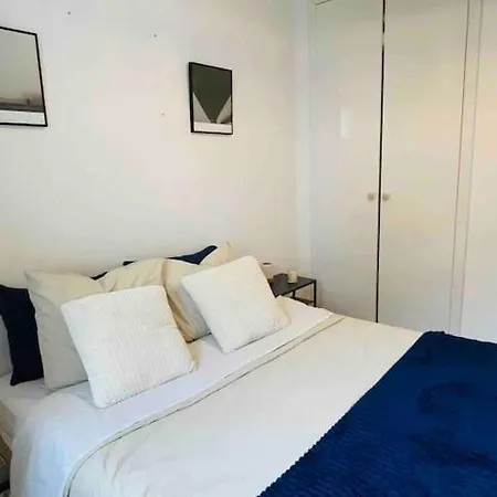 Moderno Com Jardim Av. Da Liberdade شقة