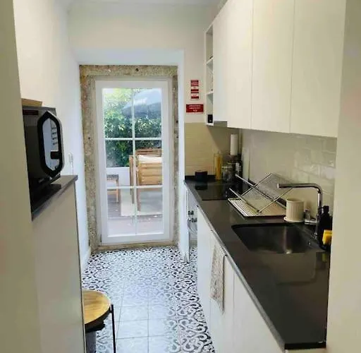 Moderno Com Jardim Av. Da Liberdade Διαμέρισμα *